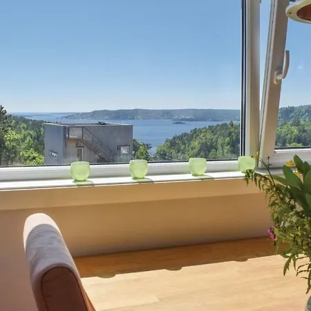 Pet Friendly In With Kitchen *