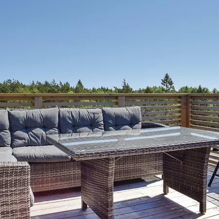 Semesterbostad Four-bedroom In Sondeled